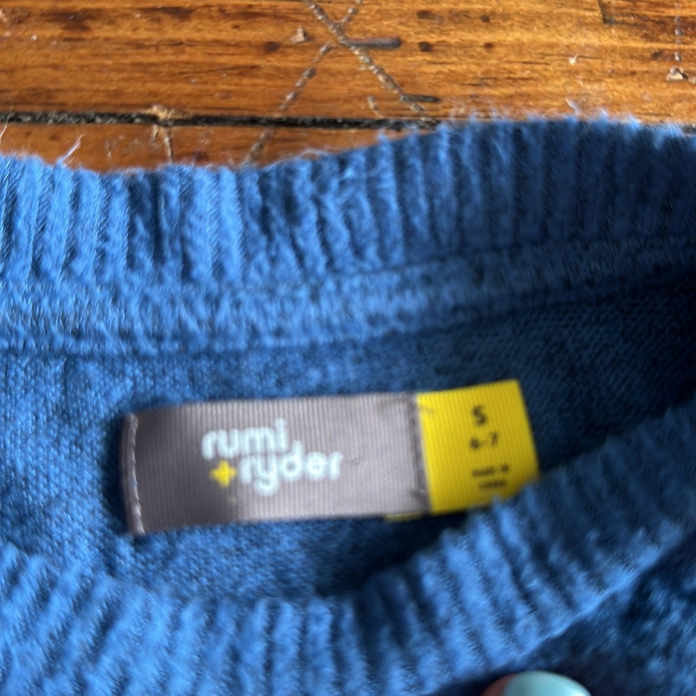Super soft pullover sweater - Picture 2 of 2